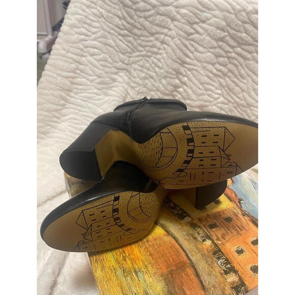 Size 9.5 Bella Vita Diaz - black bootie - NWT - RETAILS $125 - Picture 5 of 5
